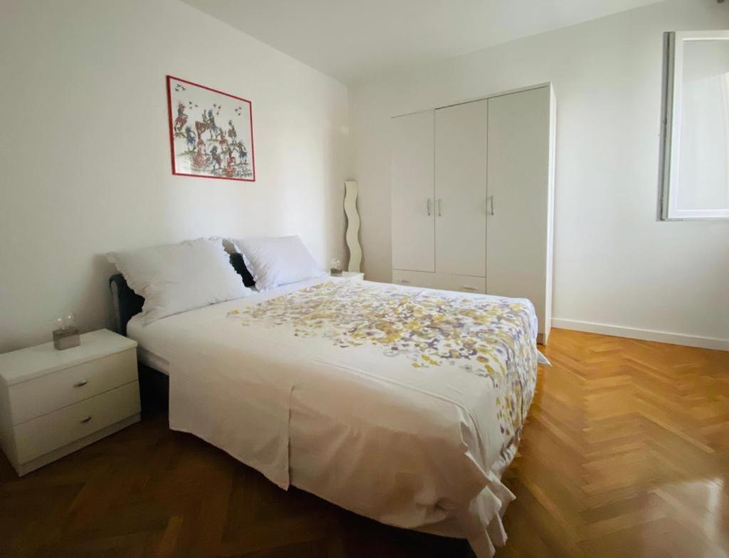 2 Bedroom Apartment/Parking/Market Split Dış mekan fotoğraf