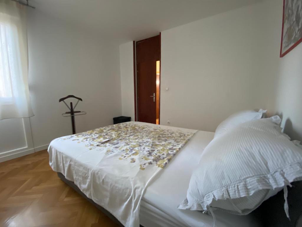 2 Bedroom Apartment/Parking/Market Split Dış mekan fotoğraf