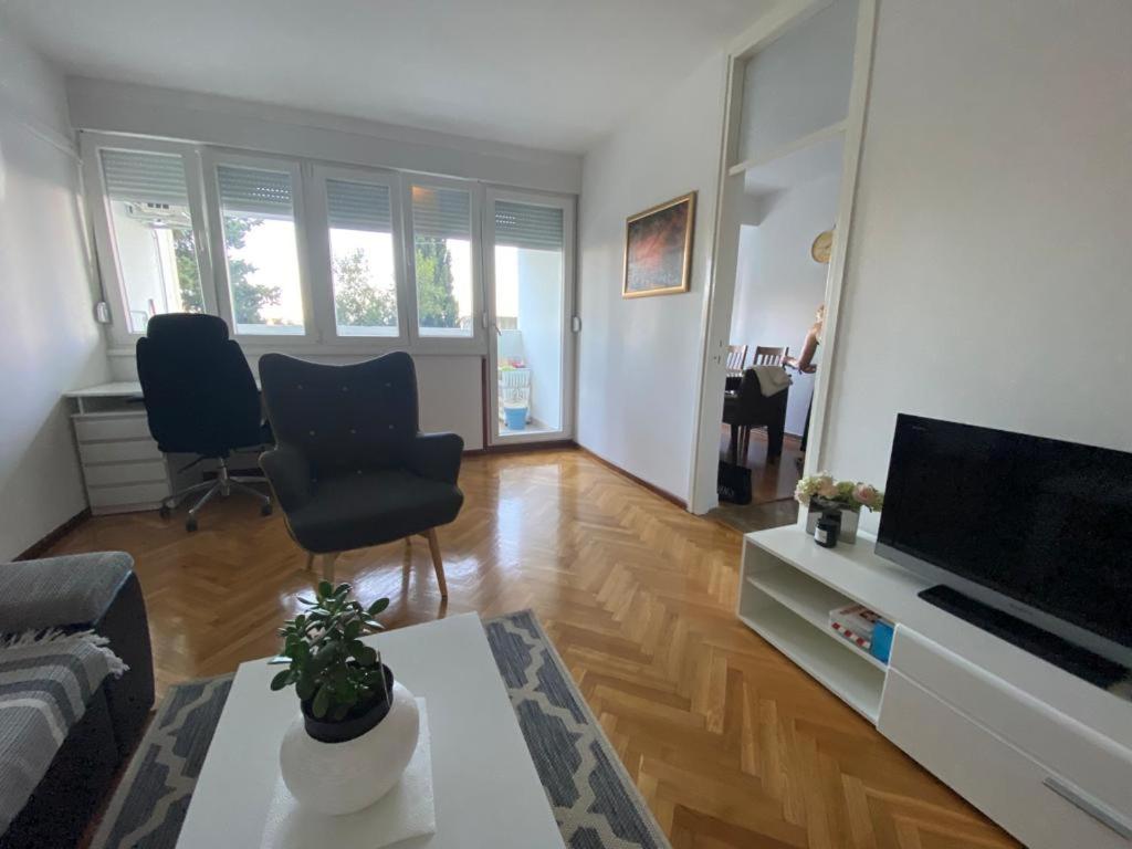2 Bedroom Apartment/Parking/Market Split Dış mekan fotoğraf