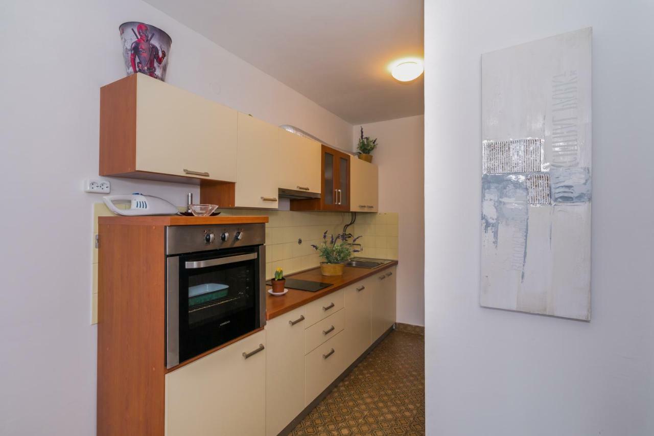 2 Bedroom Apartment/Parking/Market Split Dış mekan fotoğraf