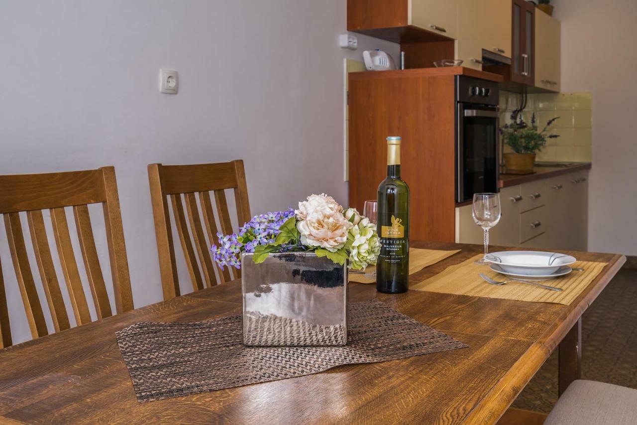 2 Bedroom Apartment/Parking/Market Split Dış mekan fotoğraf