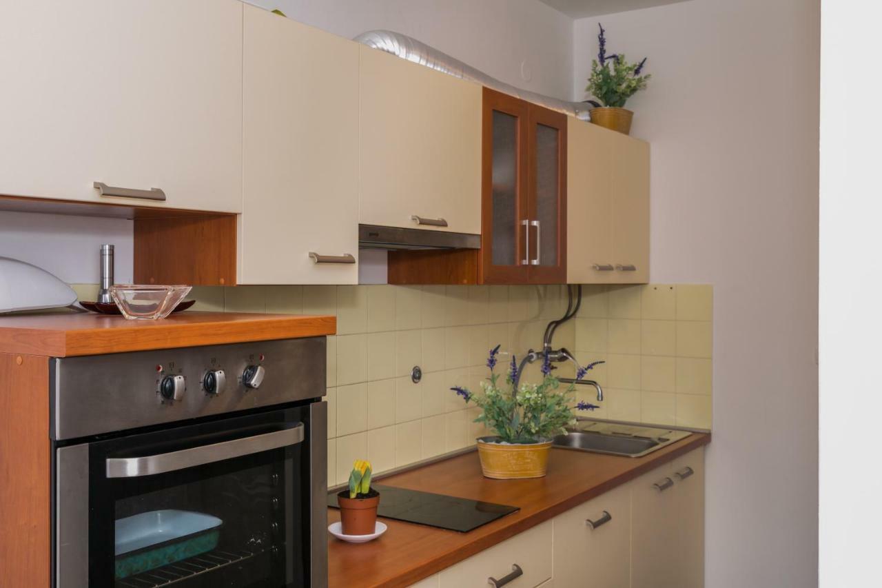 2 Bedroom Apartment/Parking/Market Split Dış mekan fotoğraf